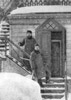 Антон Павлович и Михаил Павлович Чеховы в Мелихове на ступеньках флигеля (1895)